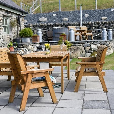 Finest Retreats - Moelis Granary - Luxury Cottage With Hot Tub Llandrillo Extérieur photo