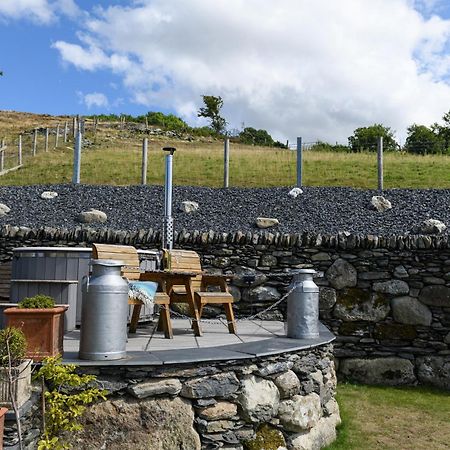 Finest Retreats - Moelis Granary - Luxury Cottage With Hot Tub Llandrillo Extérieur photo