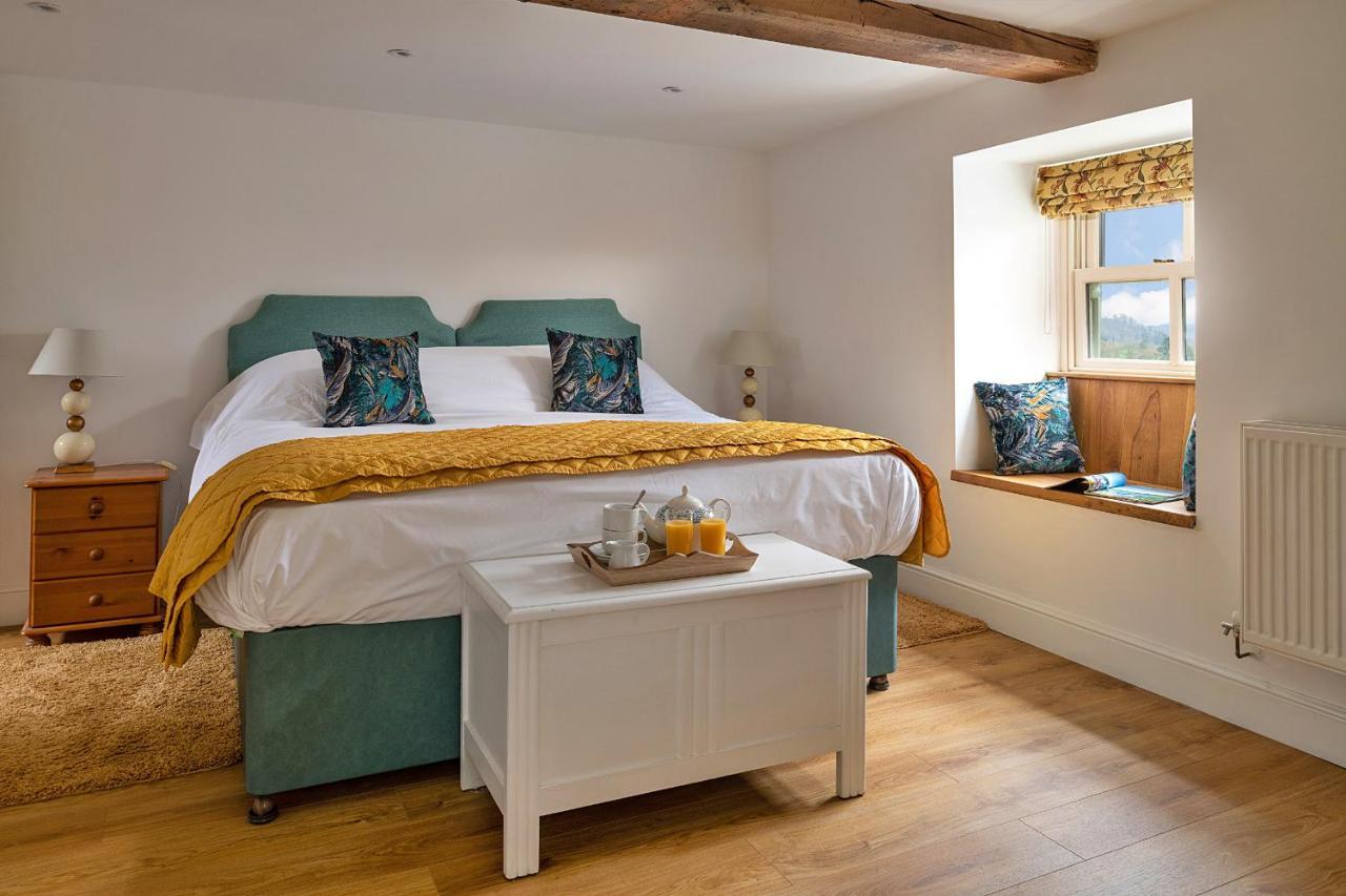 Finest Retreats - Moelis Granary - Luxury Cottage With Hot Tub Llandrillo Extérieur photo
