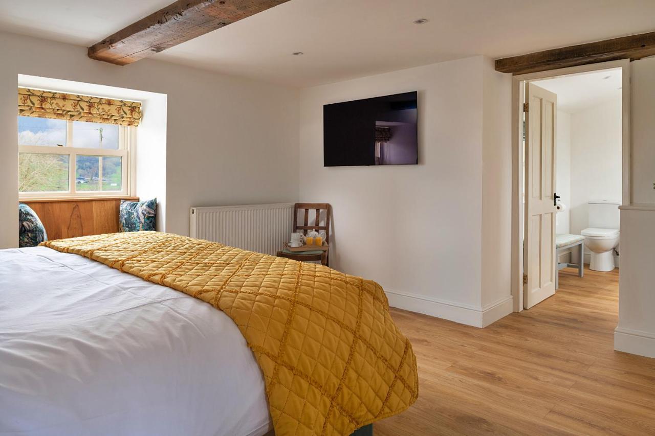 Finest Retreats - Moelis Granary - Luxury Cottage With Hot Tub Llandrillo Extérieur photo