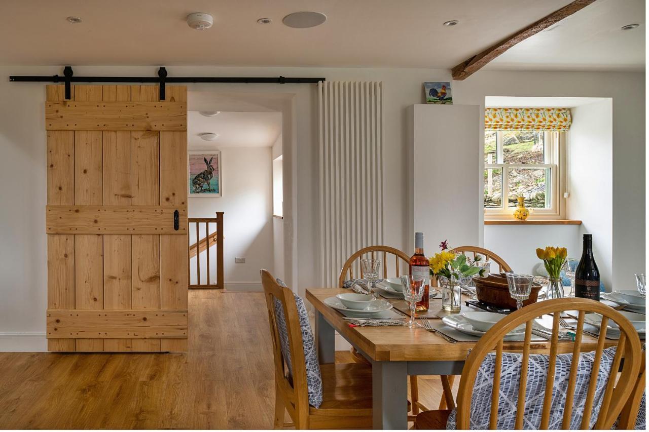 Finest Retreats - Moelis Granary - Luxury Cottage With Hot Tub Llandrillo Extérieur photo